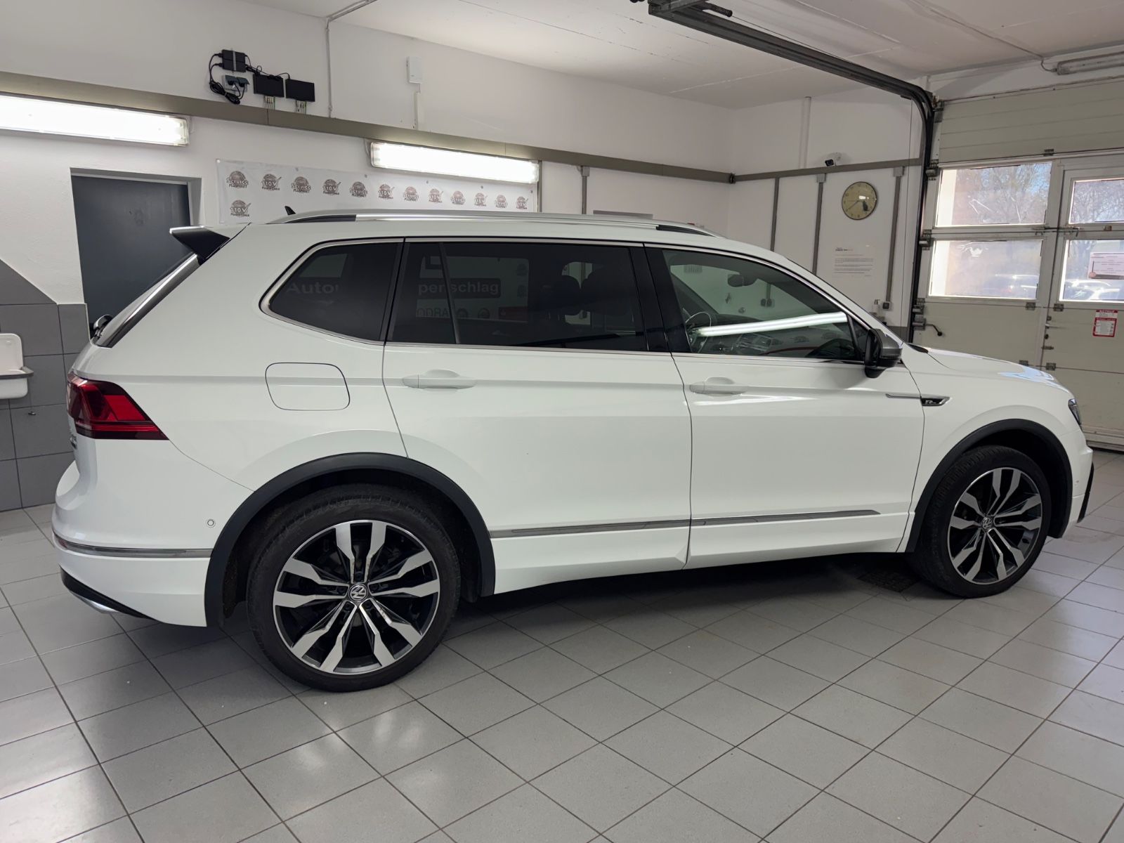 Volkswagen Tiguan Allspace R-Line 4Motion 2.0TSI AHK 360 foto 6