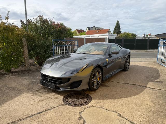 Ferrari Portofino 3.9 T V8 DCT/Carbon Innen aussen/Kam