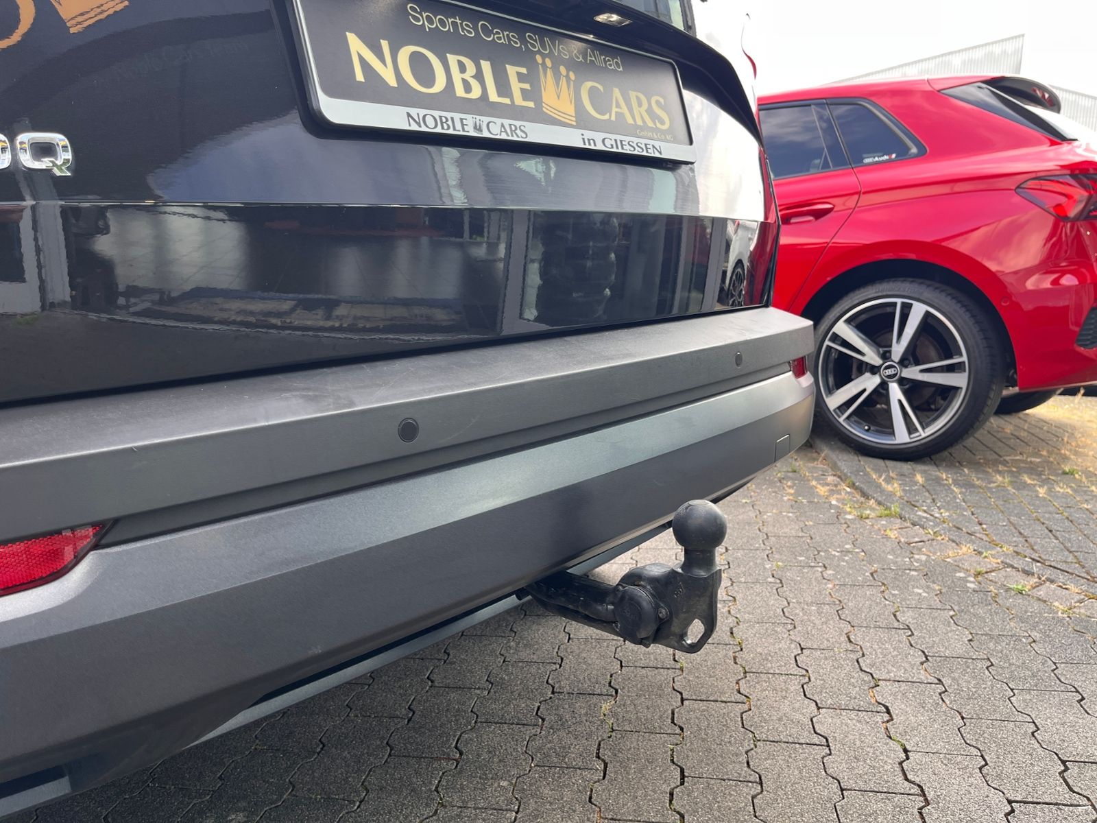 Fahrzeugabbildung SKODA KAROQ Style AHK ACC LED NAV LEDER 18"