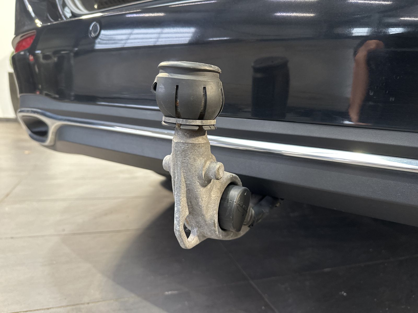 Fahrzeugabbildung Mercedes-Benz C 220d T 4M Avantgarde NAV+LED+AHK+KAM+V-COCK+1H