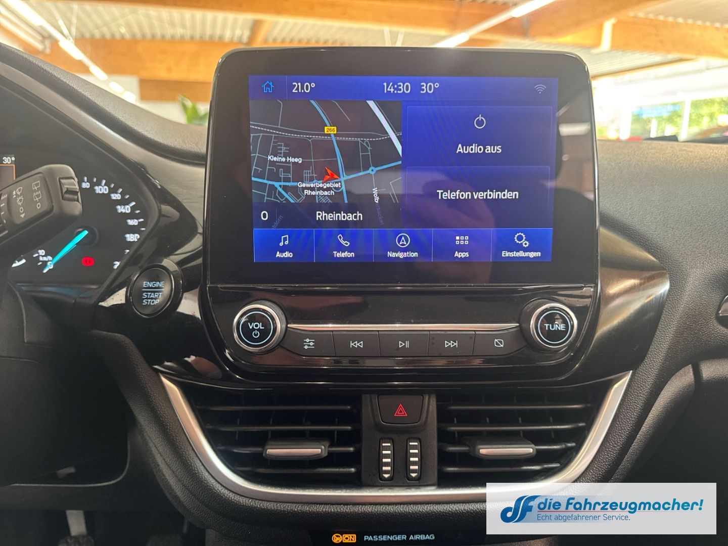 Fahrzeugabbildung Ford Fiesta Titanium Navi LED Blendfreies Fernl. Kurv