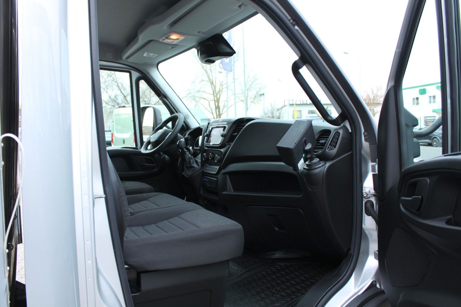 Fahrzeugabbildung Iveco Daily 70C18H/P Schiebeplane