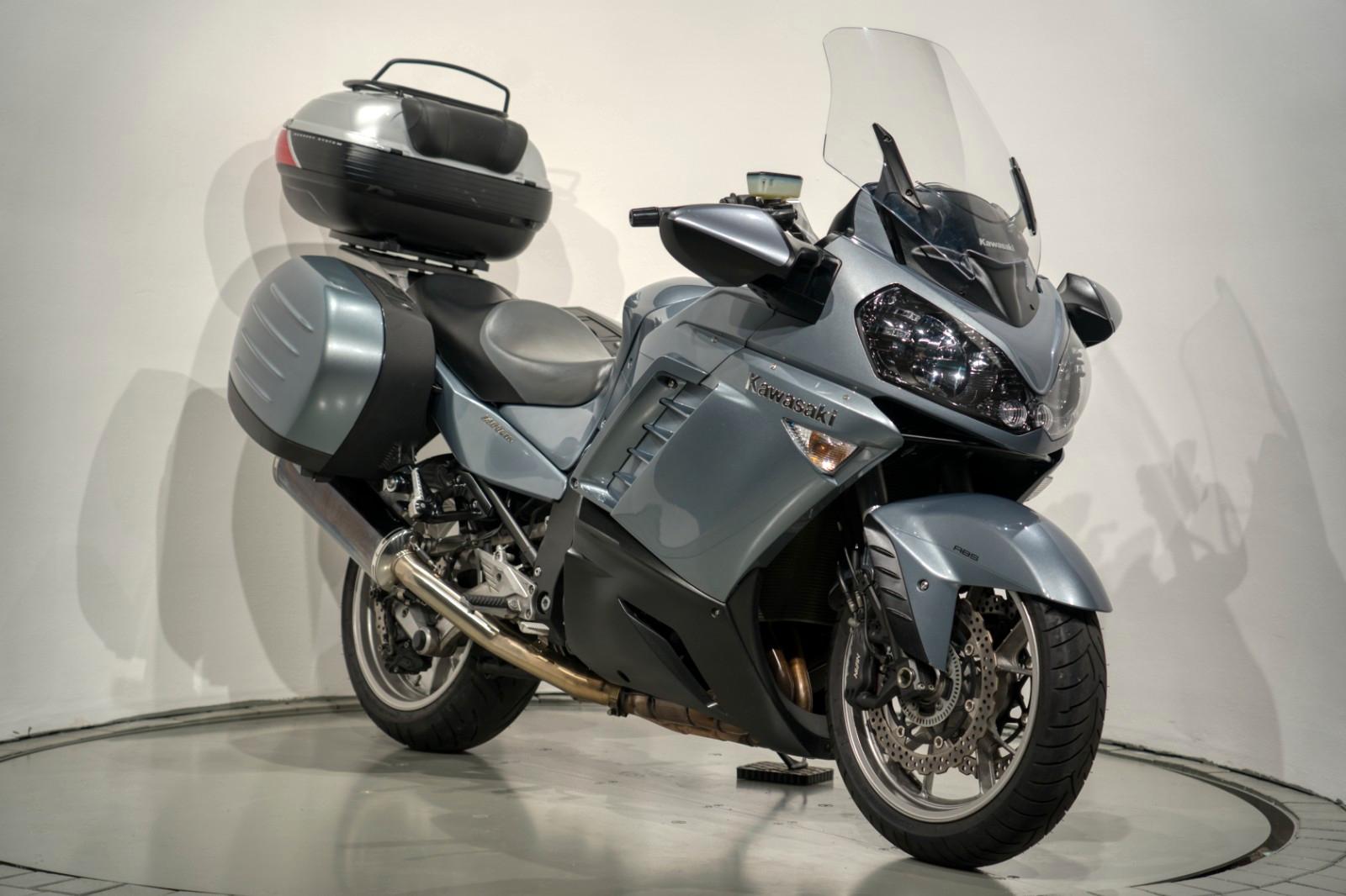 Kawasaki GTR 1400 *Auspuff*Topcase*