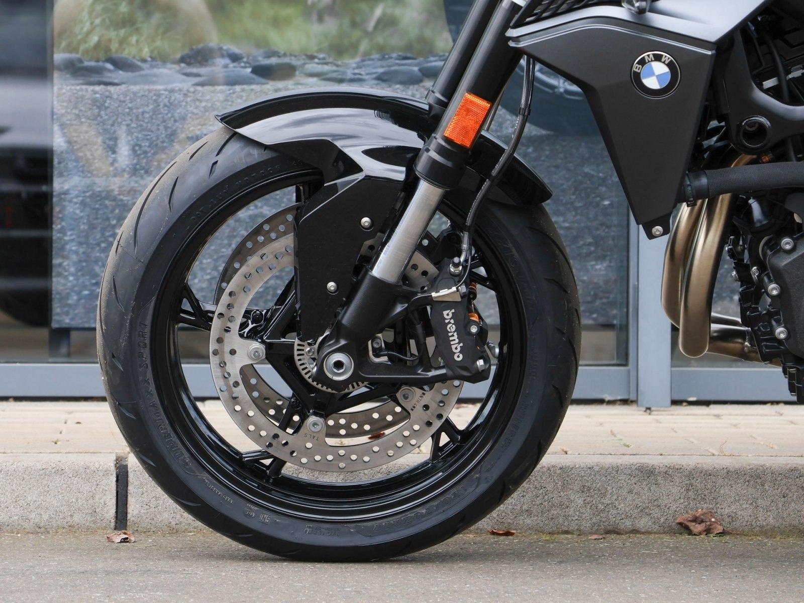 BMW F 900 R A2/Triple Black/2 Pakete/Headlight Pro