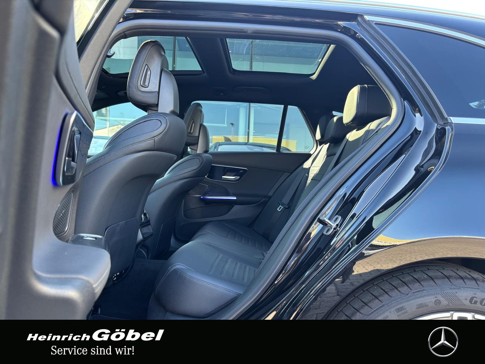 Fahrzeugabbildung Mercedes-Benz C 300 T AMG-ADV+ PANO MEM-SIT WP LED KAM AMB-BEL