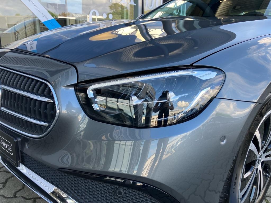 Mercedes-Benz E 220 d AVANTGARDE+AHK+LED+KAMERA+MBUX+TOTWINKEL