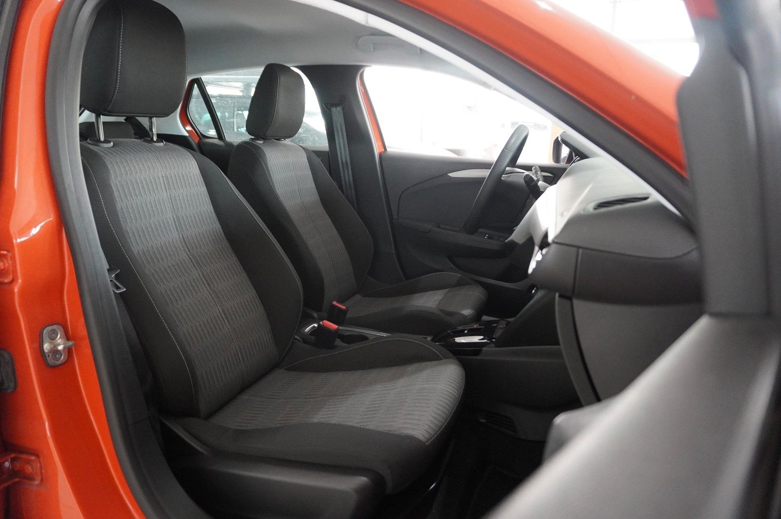 Fahrzeugabbildung Opel Corsa-e F EDITION 7KW NAVI/VIRT/TEMP/DAB/WÄRMEP.