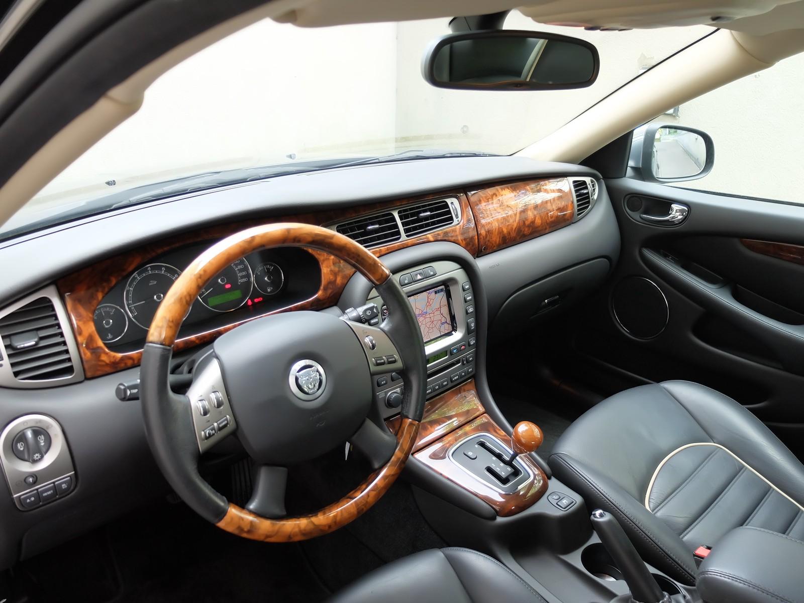 JAGUAR X-TYPE 3.0 V6 230ch 4X4 - CUIR - BVA - GPS - XÉNON - SIÈGES CHAUFFANTS - 75000 Km