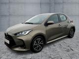 Toyota Yaris 1.5 Hybrid TEAM D LED+NAV+ACC+RFK+MFL+16" - : Kleinwagen