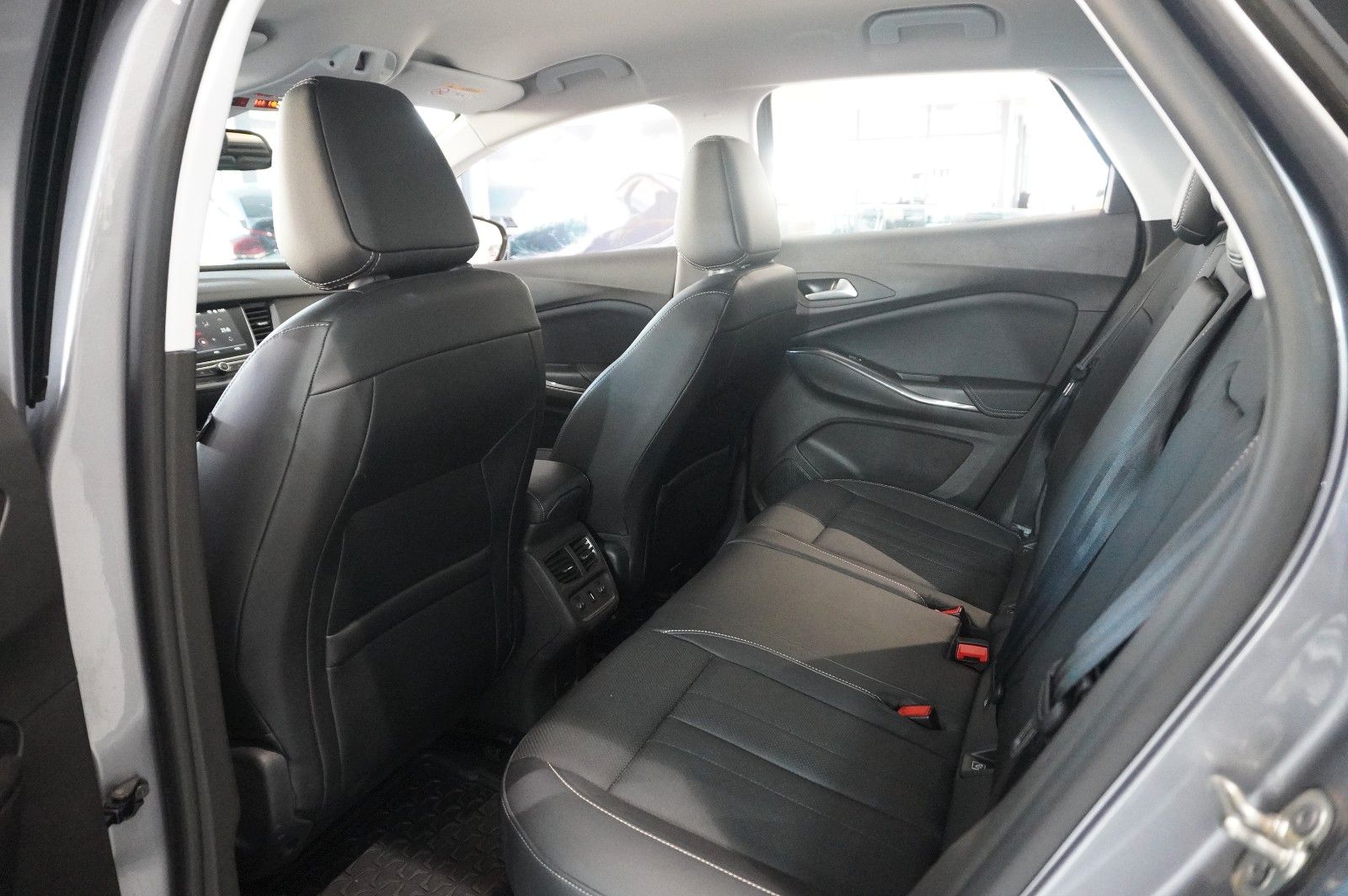 Fahrzeugabbildung Opel Grandland 1.5D ELEGANCE NAVI/LED/KAMERA/SPORT/SH
