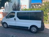Renault Trafik 9 Sitze - gebrauchte Renault Trafic aus dem Jahr 2005