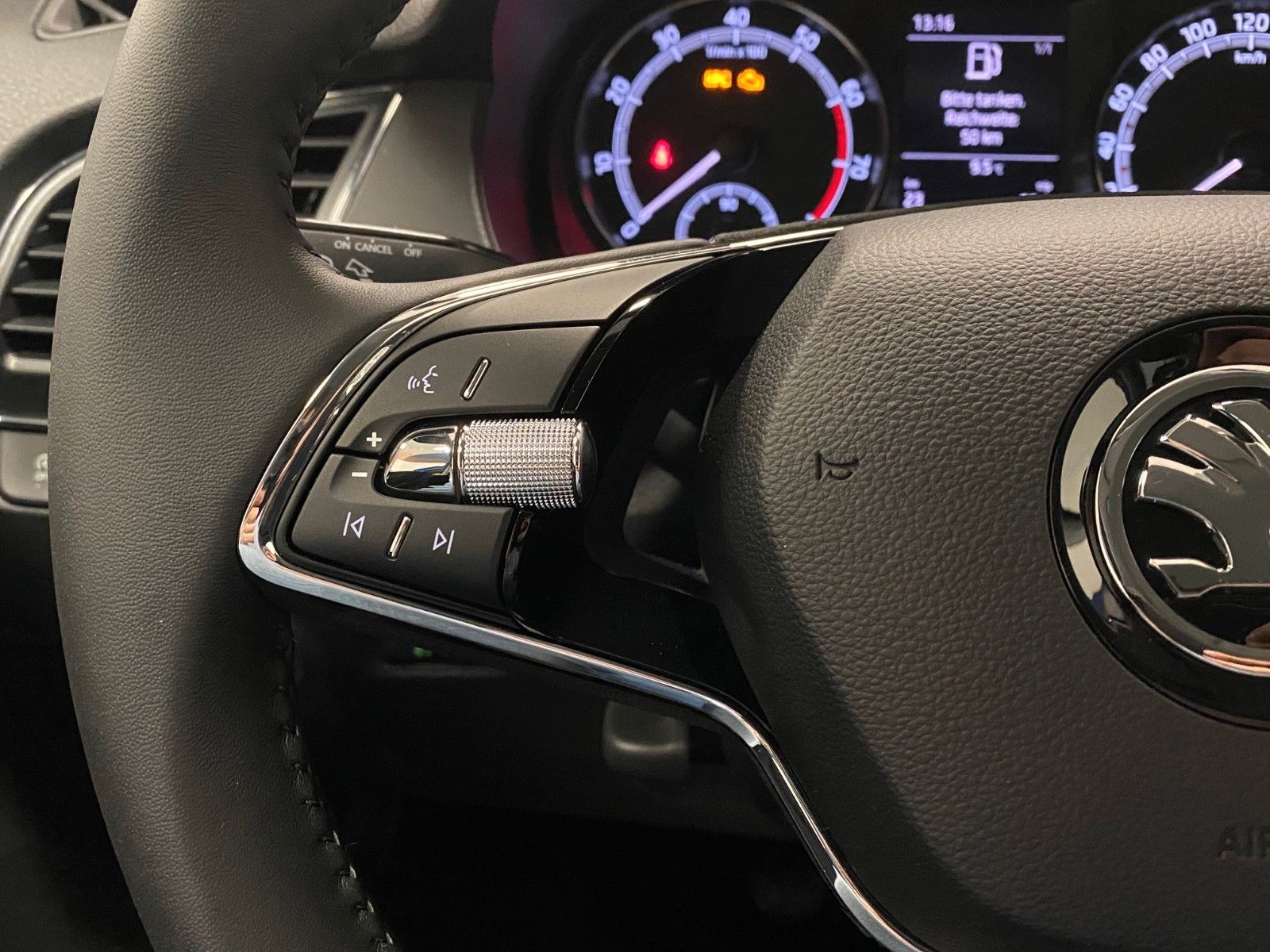 Fahrzeugabbildung SKODA FABIA COMBI 1.0 TSI Ambition+SHZ+SMARTLINK+ALU++