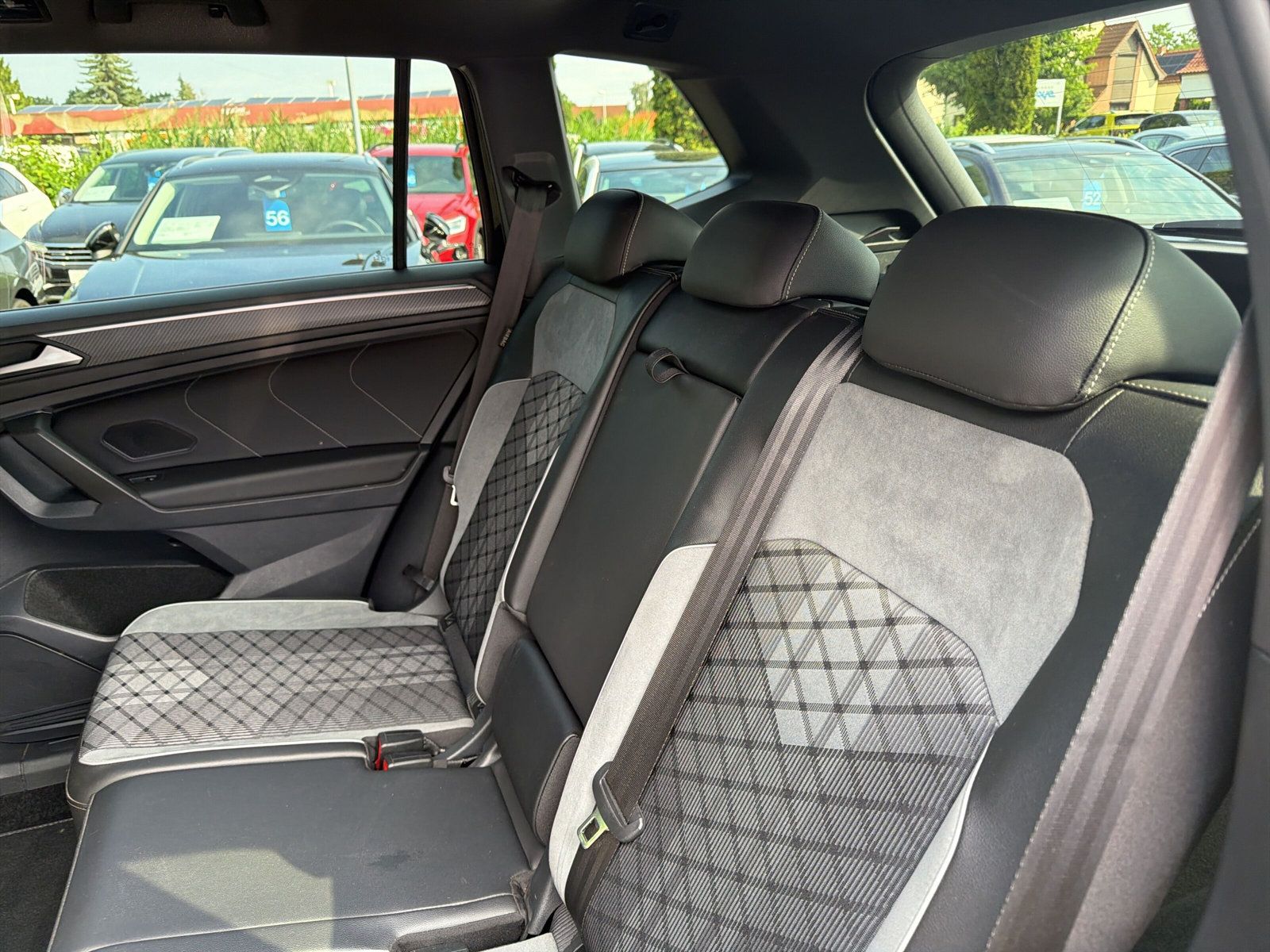 Tiguan Allspace R-Line 4M TDi DSG PANO Standh