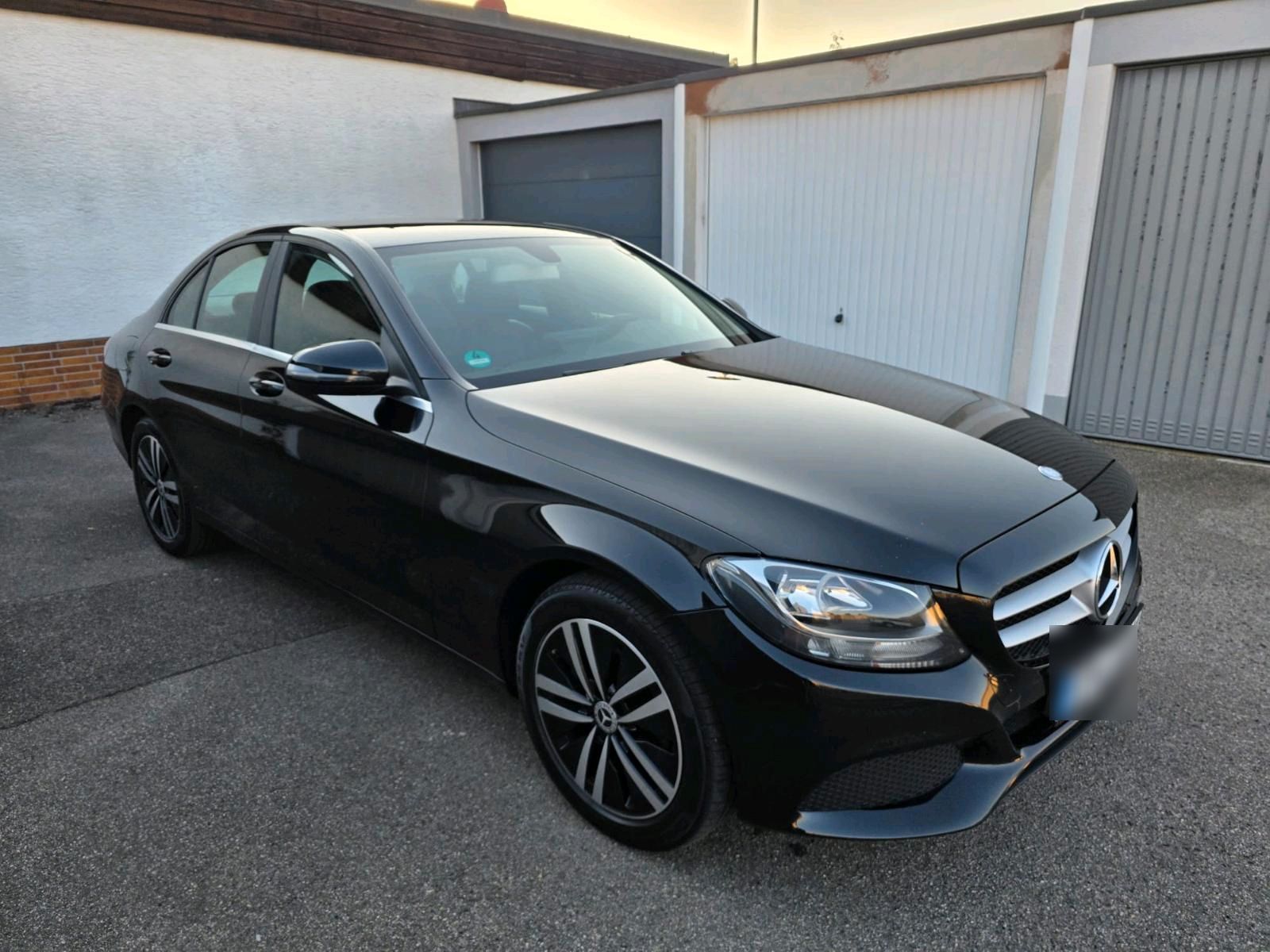 MERCEDES-BENZ Mercedes Benz C200