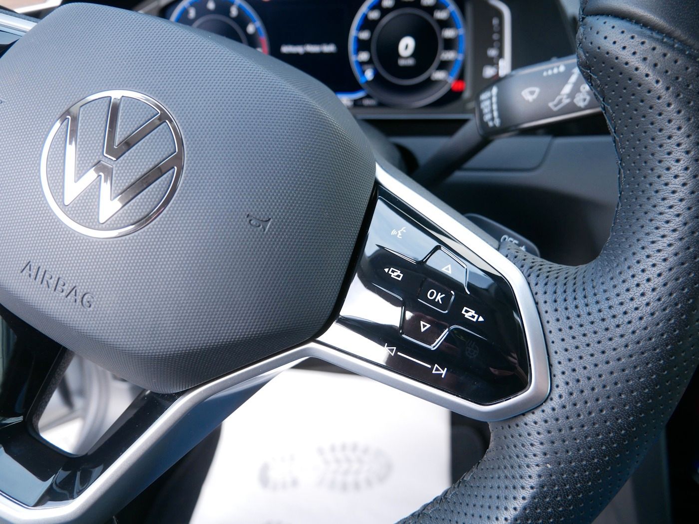 Fahrzeugabbildung Volkswagen Arteon SB 2.0 Elegance NEU60T DSG AHK Matrix KAM