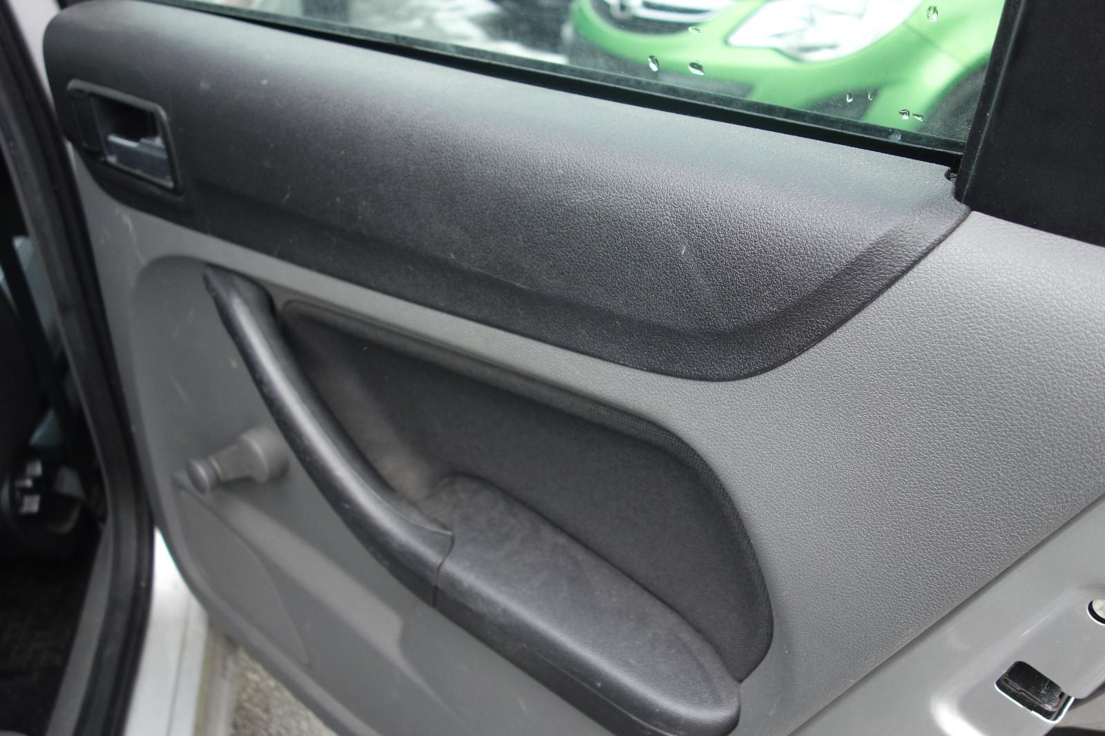 Ford Focus 2010 — photo 11