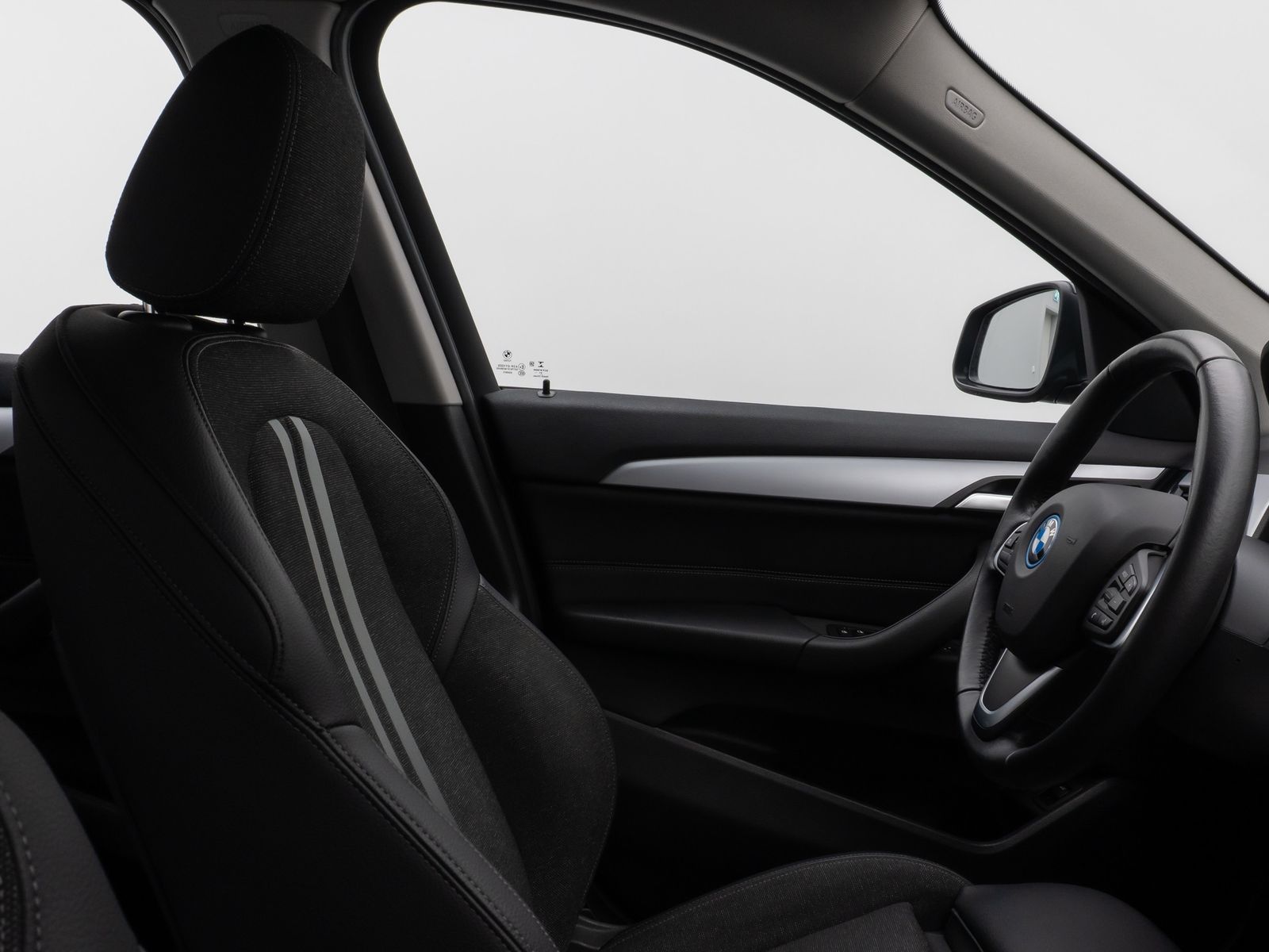 Fahrzeugabbildung BMW X1 xD25e Kamera DAB Komfort Sportsitz Parkassist