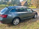 Skoda Superb 2.0 TSI DSG 4x4 Style Combi Style - Skoda Superb mit Benzin-Antrieb: Allradantrieb