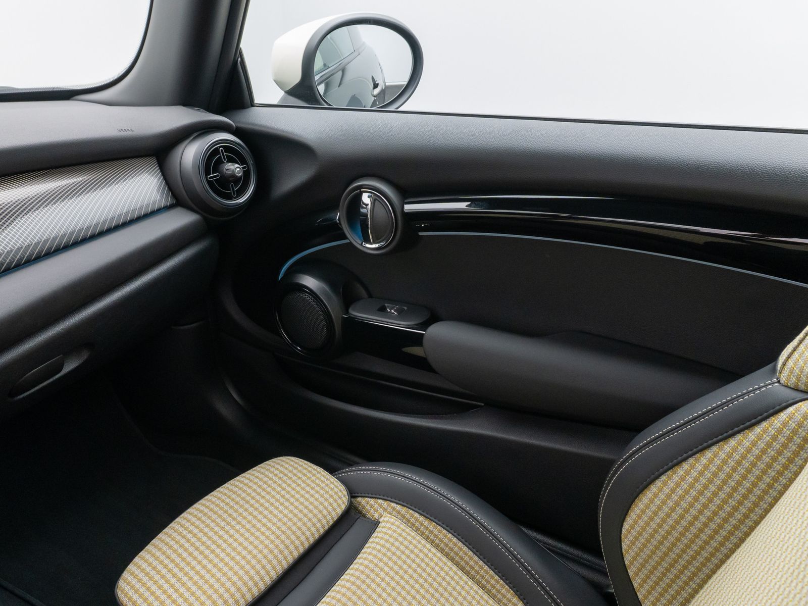 Fahrzeugabbildung MINI COOPER SE Resolute Edition PDC hinten LED Navi
