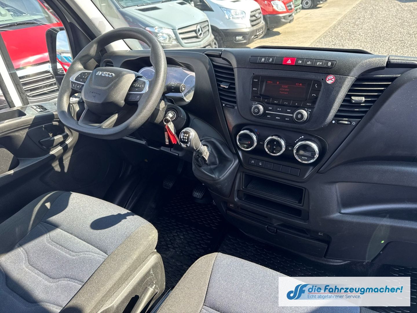 Fahrzeugabbildung Iveco Daily Kasten HKa 35 S V Radstand 4100 14 MAXI