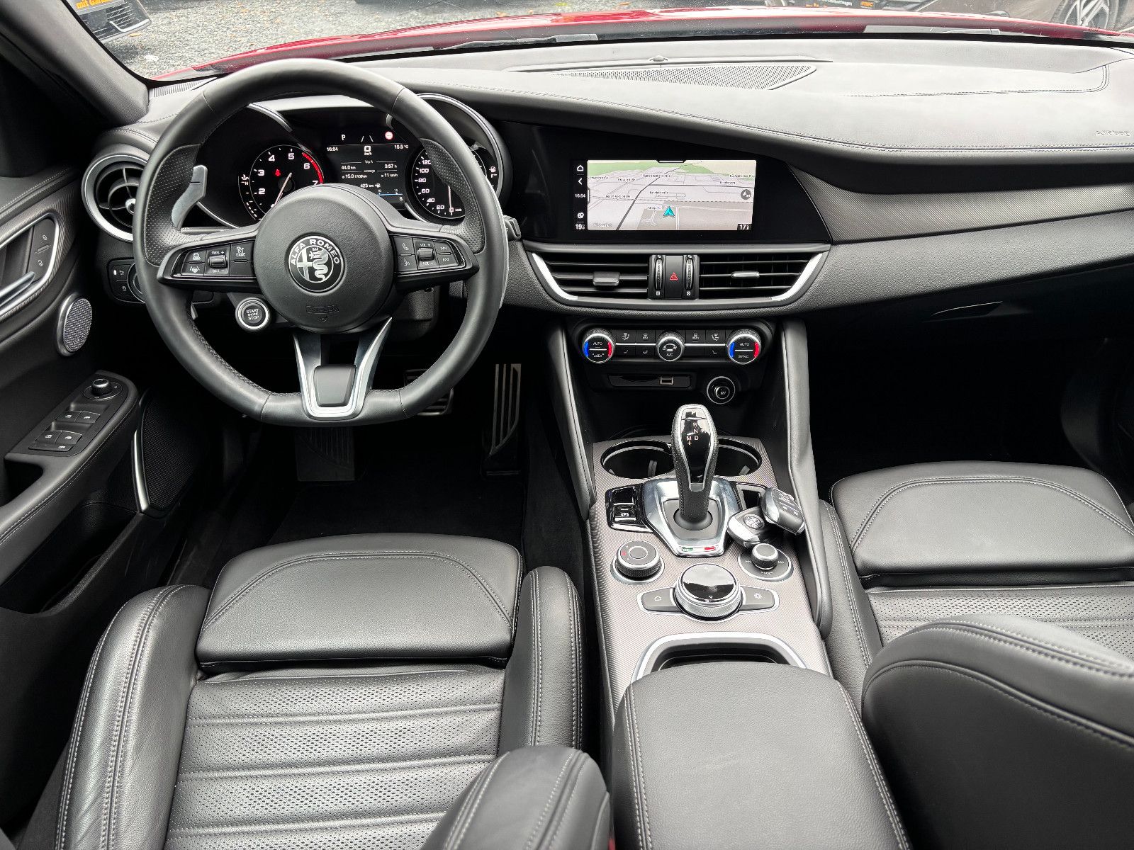 Fahrzeugabbildung Alfa Romeo Giulia Veloce Q4/ACC/MEMORY/KAMERA/NAVI/SOUND/