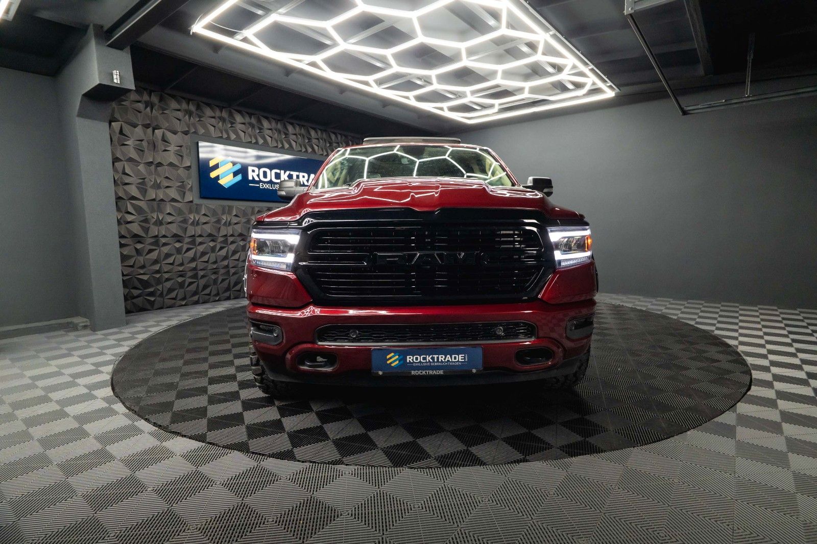 Fahrzeugabbildung Dodge RAM 5.7 V8 HEMI 4x4 NIGHT LARAMIE *Unfallfrei*