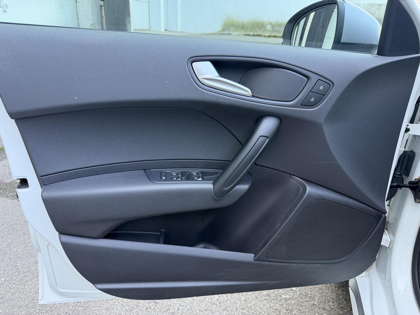 Audi A1 Sportback Ultra Xenon Sitzheizung Tempomat 