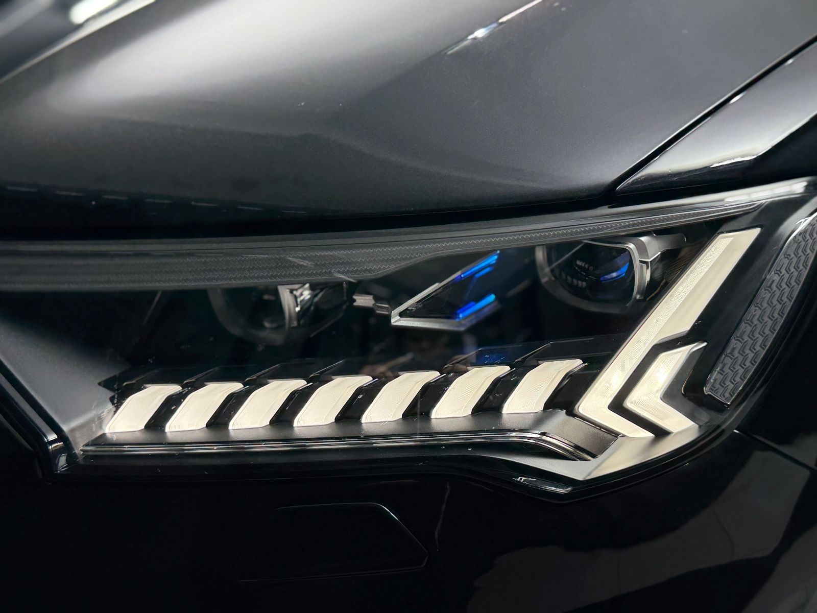 Fahrzeugabbildung Audi SQ7 4.0 TDI quattro|3D BANG&OLUFSEN|PANORAMA|AHK