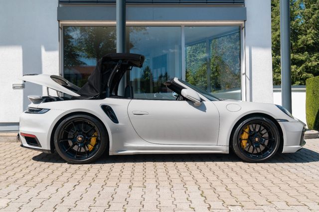 Porsche 992 Turbo S Cabrio/ NACHTSICHT/ INNO DRIVE/ BURM