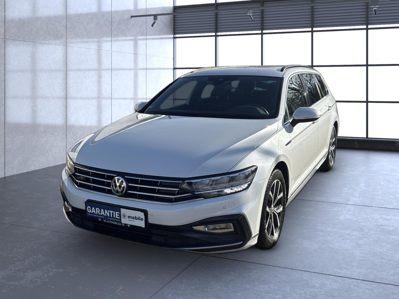 Fahrzeugabbildung Volkswagen Passat Variant Business/ AHK / Bremsen vo+hi neu