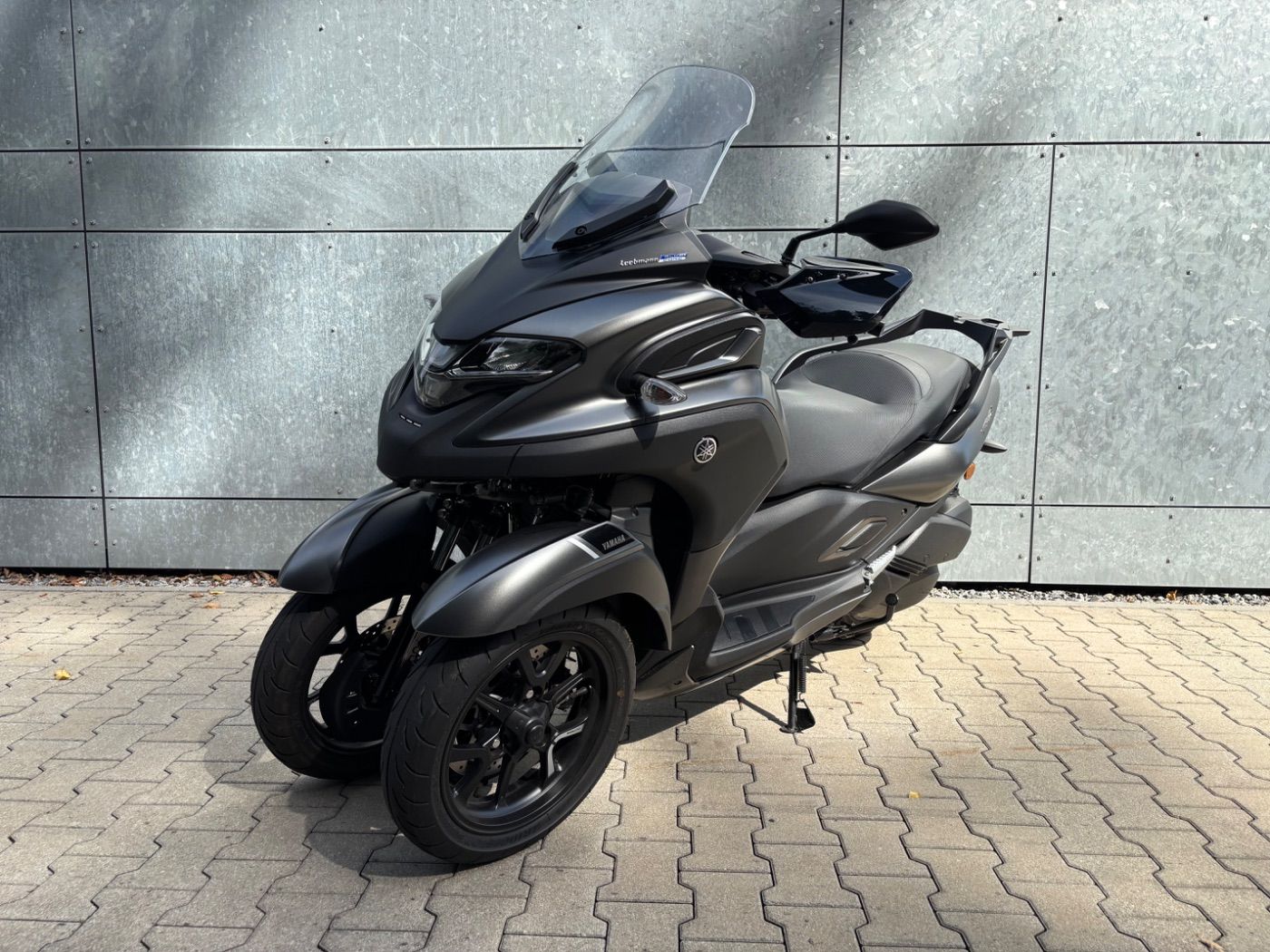 Fahrzeugabbildung Yamaha Tricity 300 Handschutz Gepäckbrücke