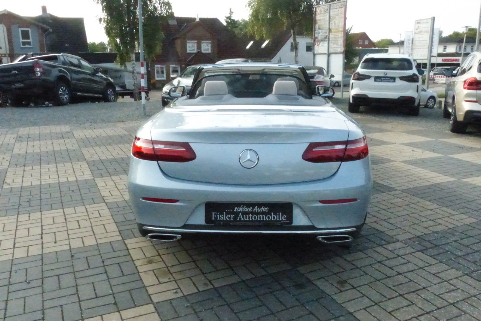 Mercedes-Benz E 200 edle Farbkombi Distronic AMG-Felgen foto 4
