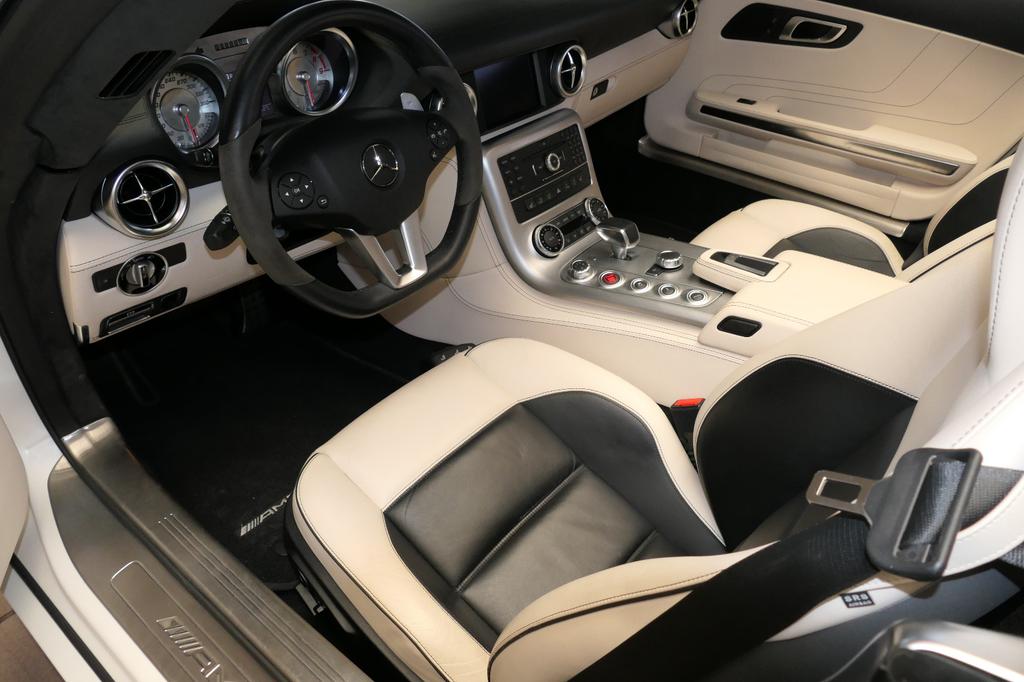 Mercedes-Benz SLS AMG