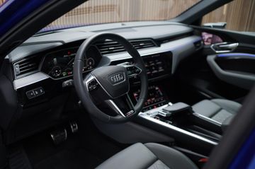 Audi Q8 e-tron - 8
