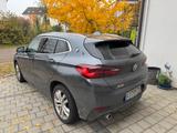 BMW X2 xDrive25e M Sportpaket mineralgrau - mit Hybrid-Antrieb: Sportpaket