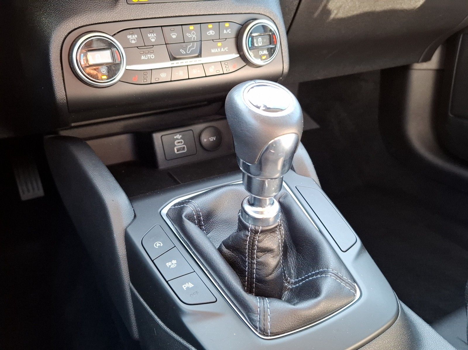 FORD Focus Tunier 1.0 Active KLIMA / ACC / NAVI / SIT - Image 14