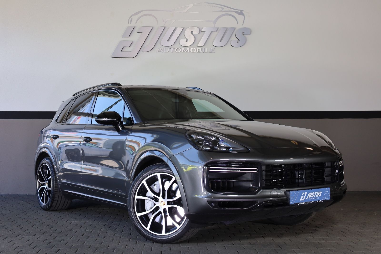 PORSCHE Cayenne Turbo/BOSÉ/ACC/PANO/AIR/SHZ/SBL/LHZ/R21