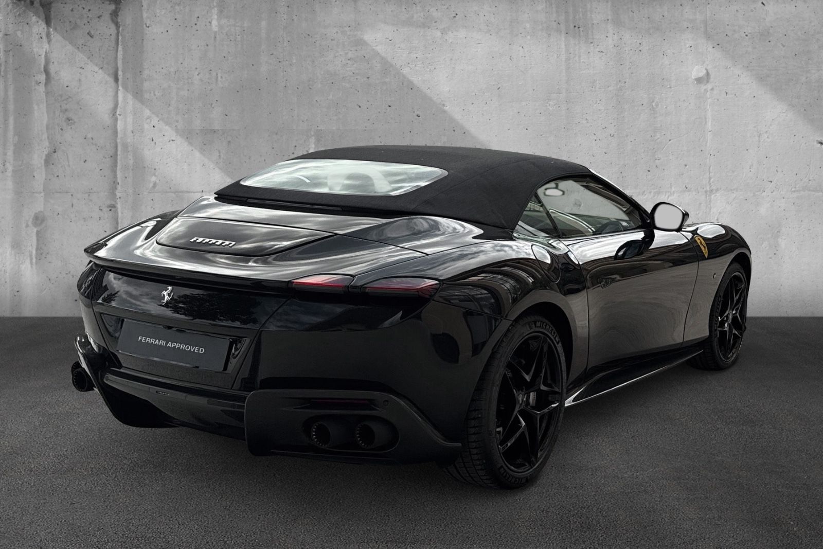 Fahrzeugabbildung Ferrari Roma Spider*Full Carbon*Painted Shields*Daytona