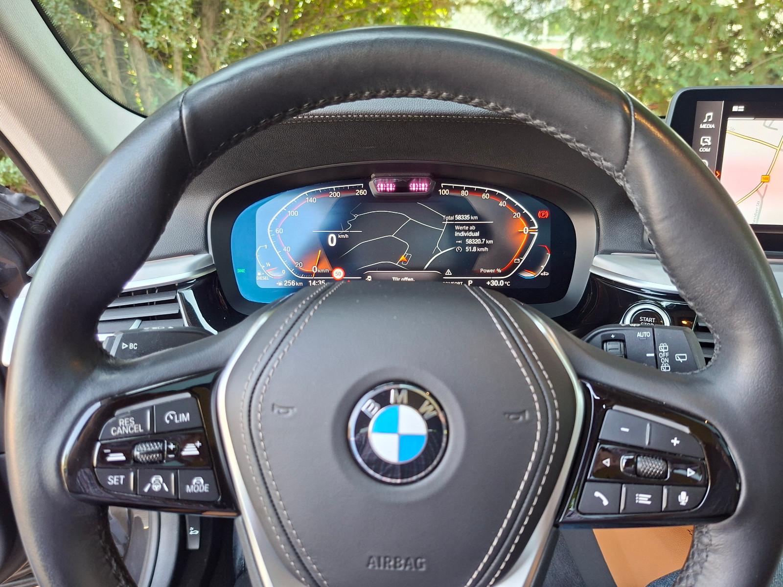 BMW Tour 530d xDrive LuxuryLine+HEAD-UP+STANDHZG+WR
