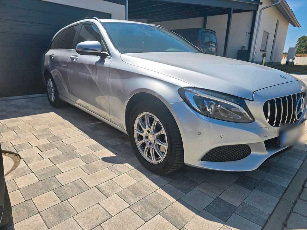Image of Mercedes-Benz C 220