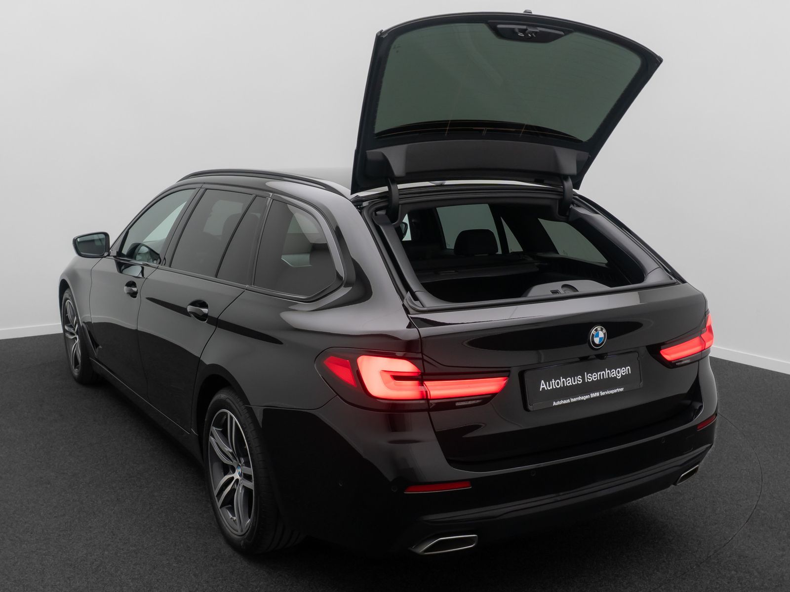 Fahrzeugabbildung BMW 520d Leder DAB Alarm H/K Kamera 4xKlima Sport