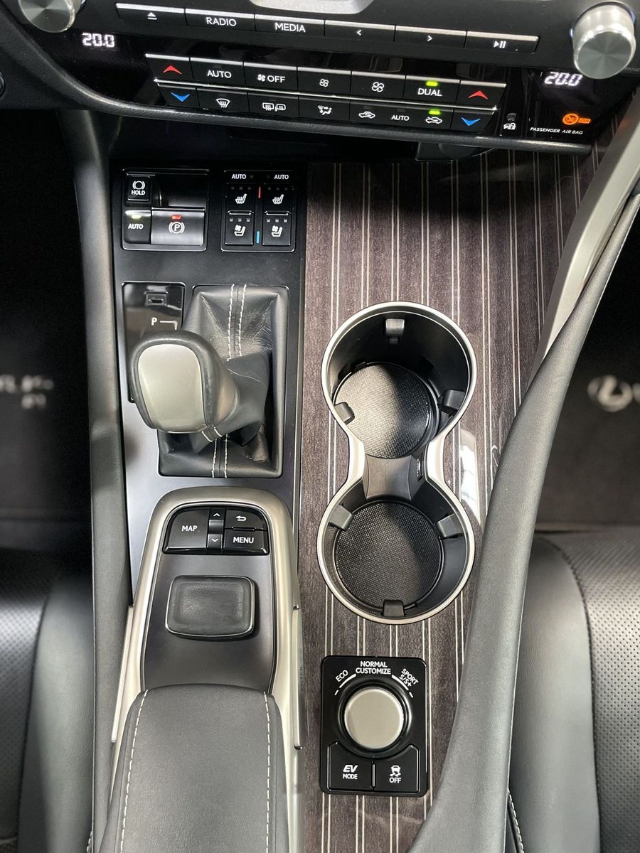Fahrzeugabbildung Lexus RX 450h AWD Luxury Line #Pano#HeadUp#Memory#360°
