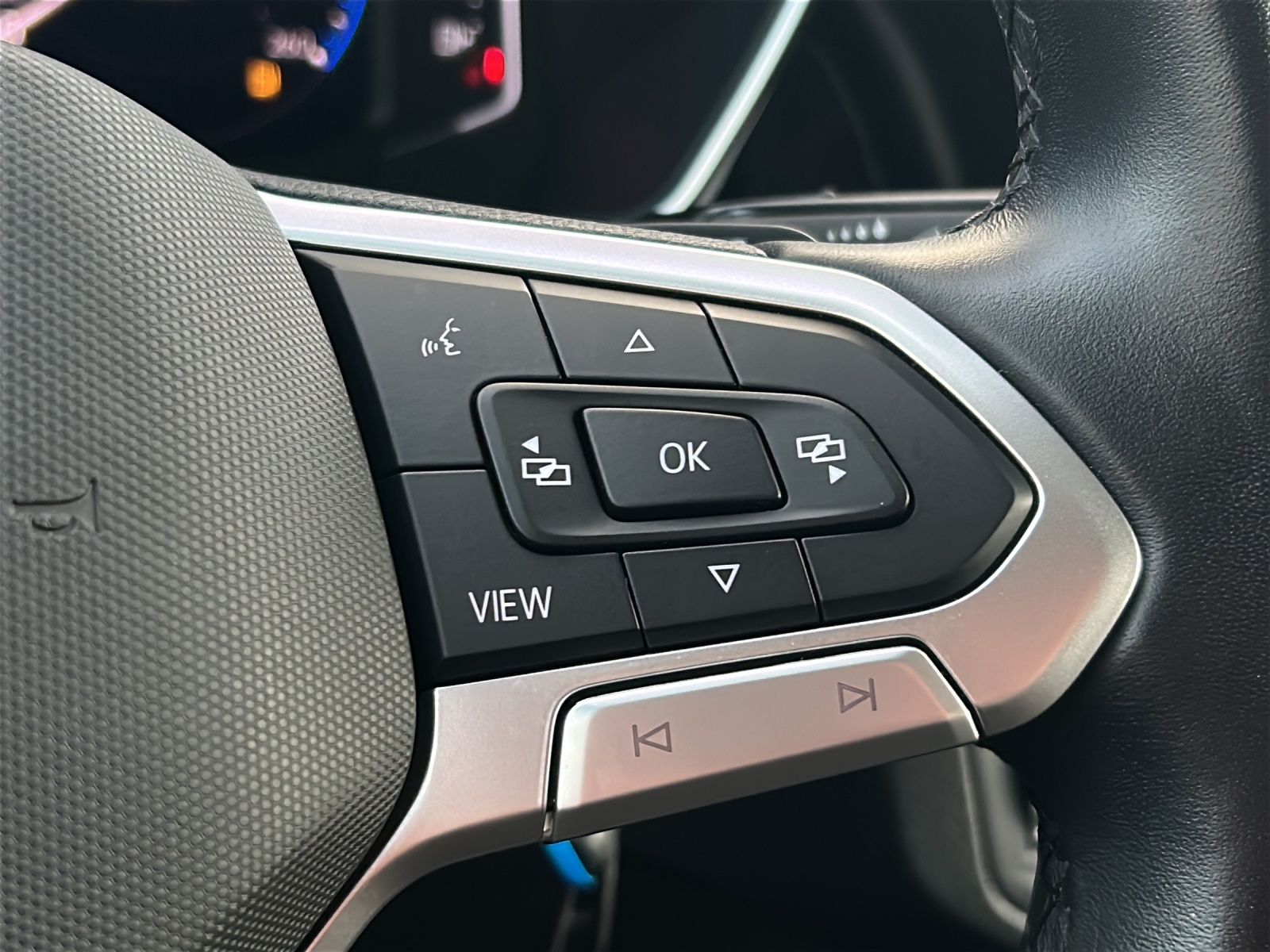 Fahrzeugabbildung Volkswagen T-Cross TSI Style DSG LED AID ACC Park-Assist SH