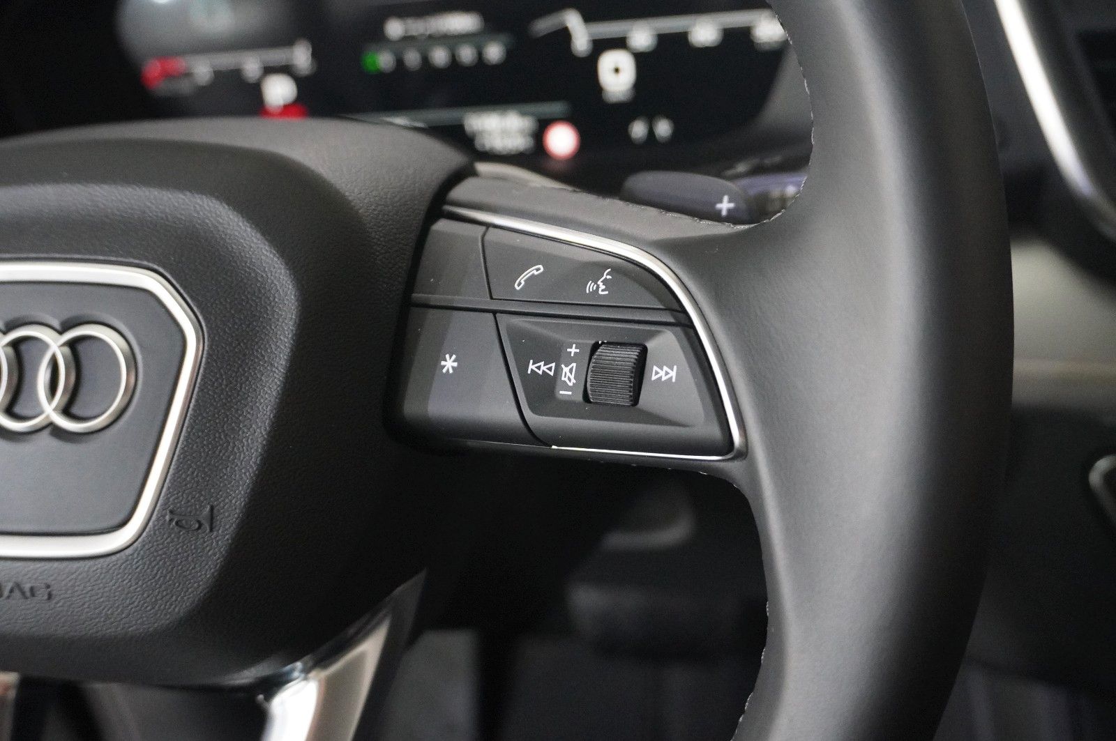 Fahrzeugabbildung Audi Q5 35 TDI ADVANCED NAVI/LED/KAMERA/VIRT/LEDER/SH