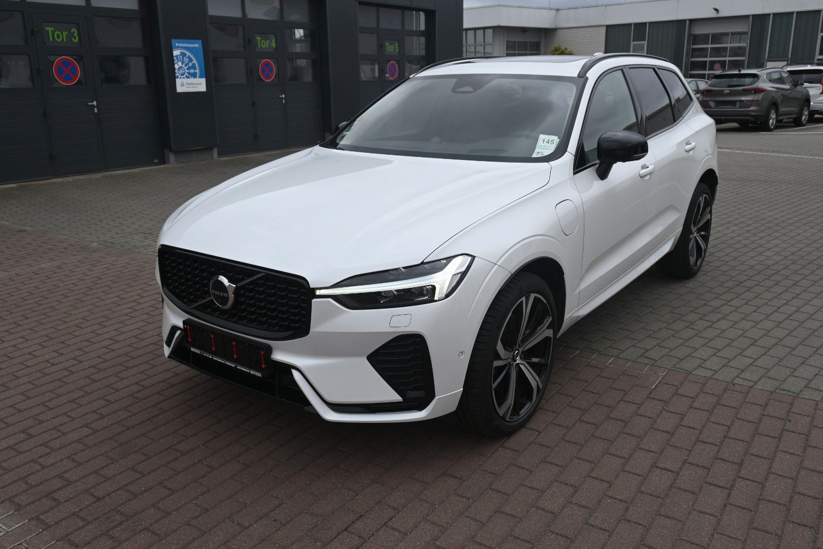 Fahrzeugabbildung Volvo XC60 T8 PHEV Ultimate Dark*LUFT*360°*ACC*AHK*