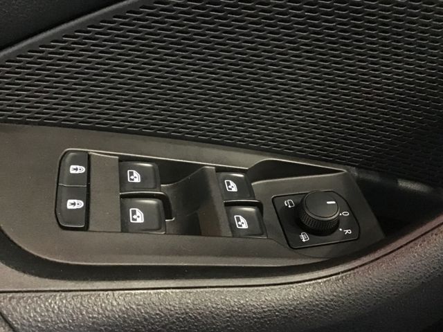Fahrzeugabbildung Skoda Octavia 2.0 TDI Combi Style DSG/Navi/Tempo/HUD