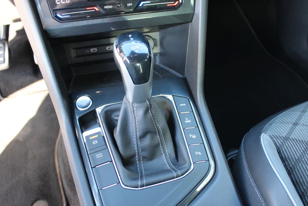 VW Tiguan R-Line 1.4 eHybrid NAVI SHZ LHZ KAMERA
