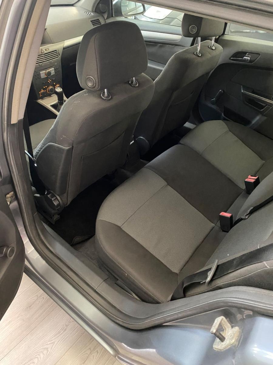 Opel Astra 2005 — photo 11