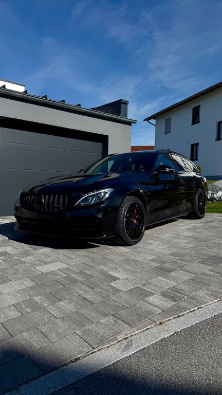 Image of Mercedes-Benz C 63 AMG