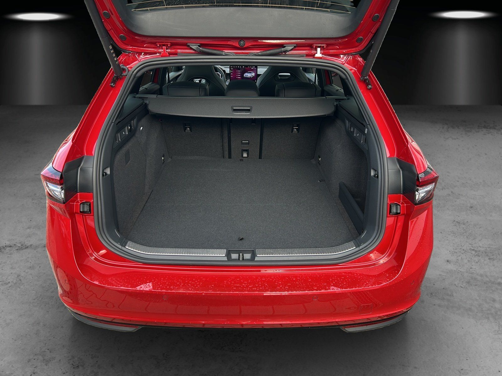 Fahrzeugabbildung SKODA Superb 1.5 TSI iV Sportline/PANO/AHK/HUD/ACC/360